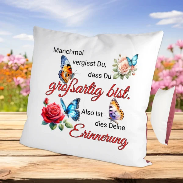 geschenk freundin kissen in himbeerrot